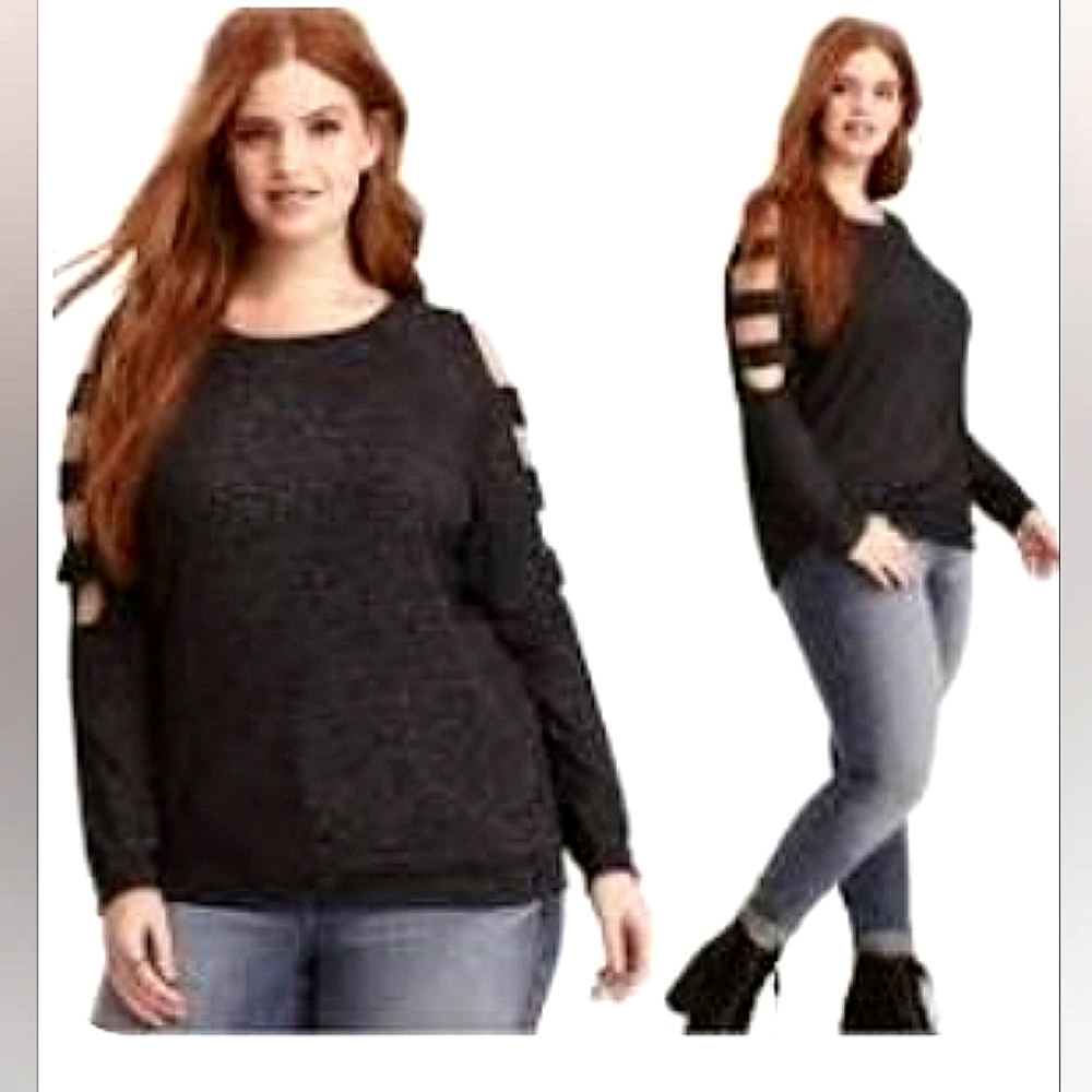 Torrid cold shoulder ladder sleeve black top Size 2